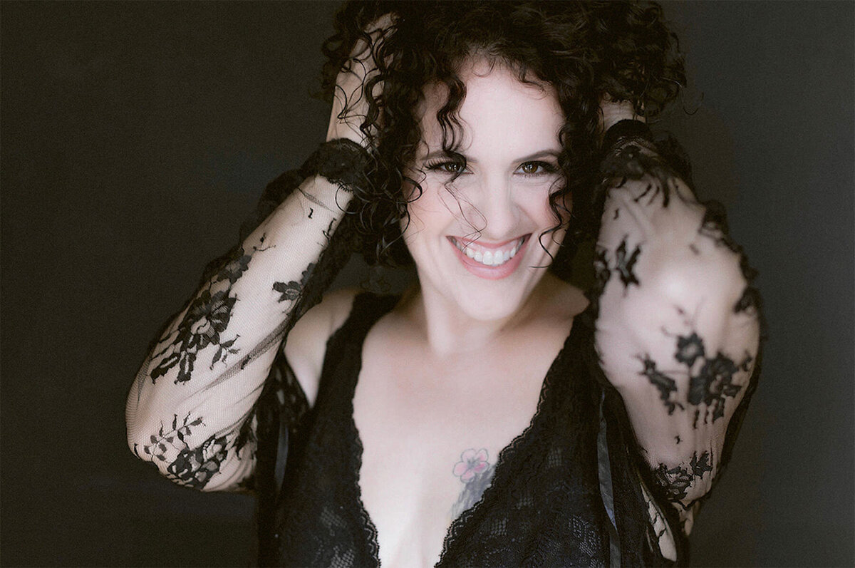 curly-hair-boudoir-photoshoot