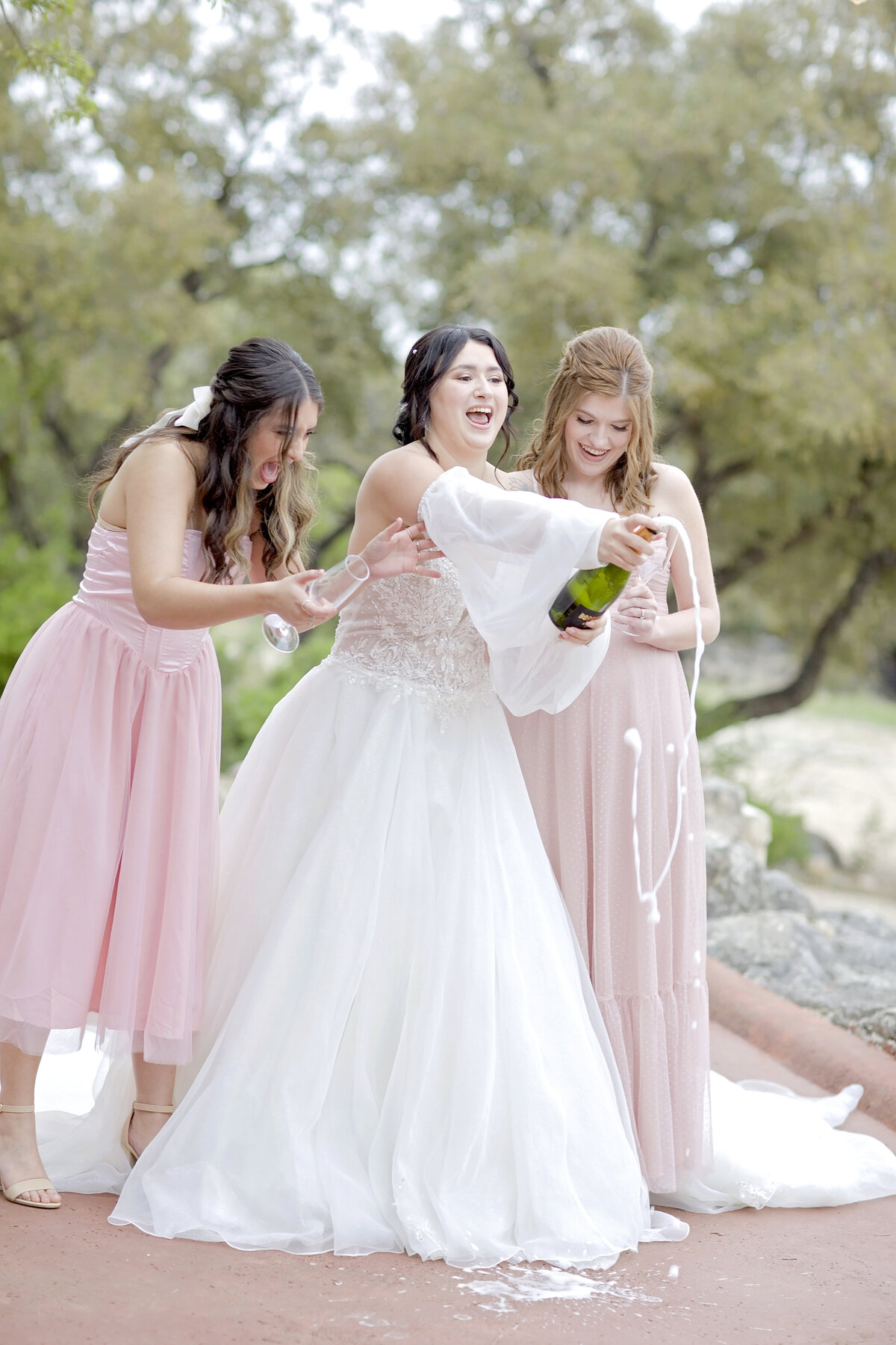 bridesmaids-robin rogers photography-texas wedding-hill country bridal stylists