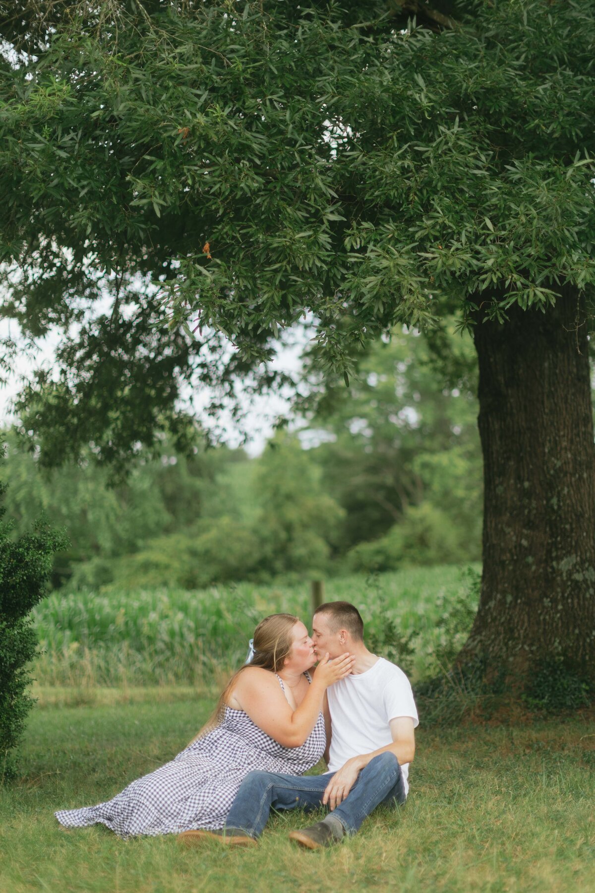 Chloe Parker Photography Heartfelt Wedding Photographer in Virginia — Couples Engagements Photos 42