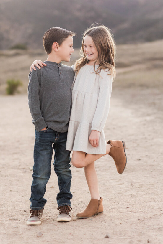 brother-and-sister-on-path-at-mission-trails-san-diego