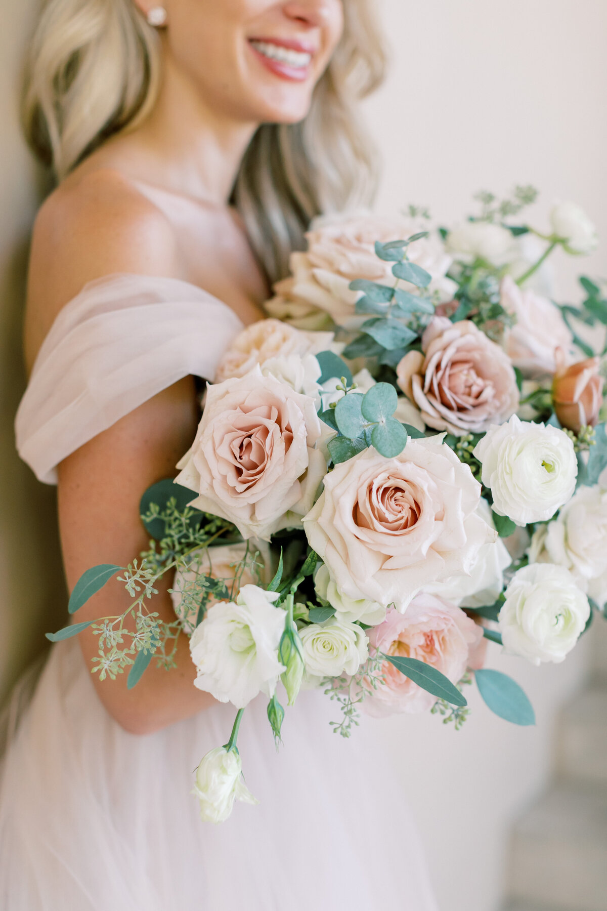 bride with beautiful bouquet