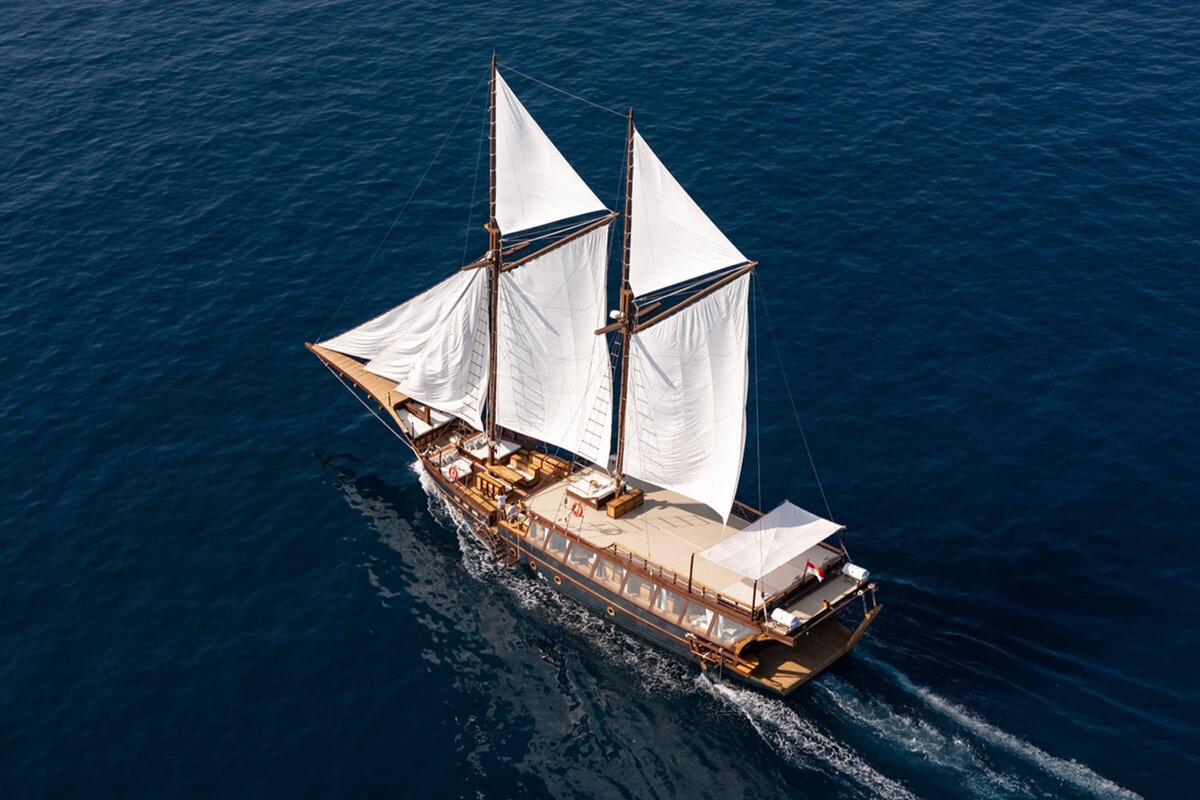 Sanya Luxury Yacht Charter Raja Ampat Exterior 6