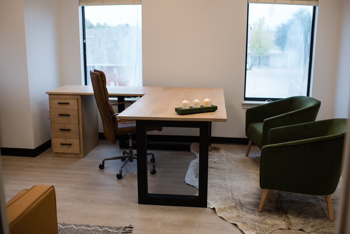 Fort-Worth-Desk-2