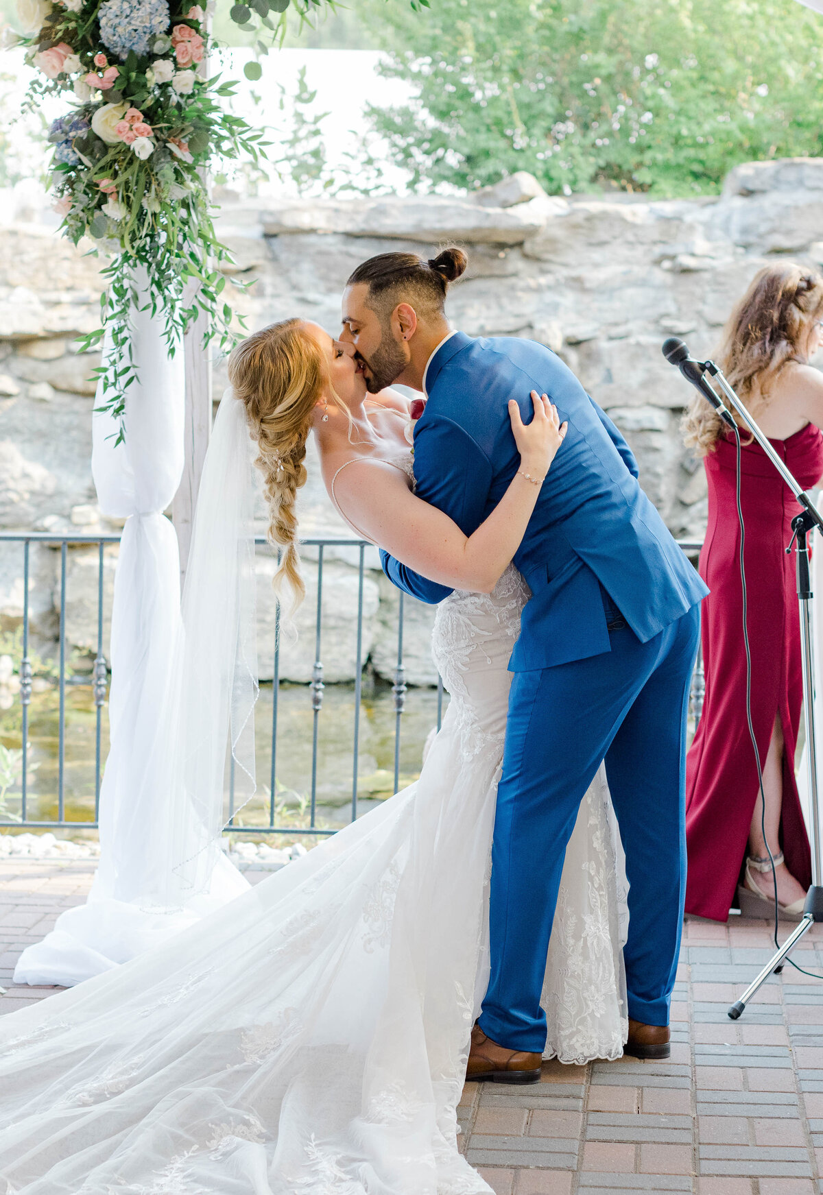 smoke-bomb-orchard-view-wedding-grey-loft-studio-2021-70