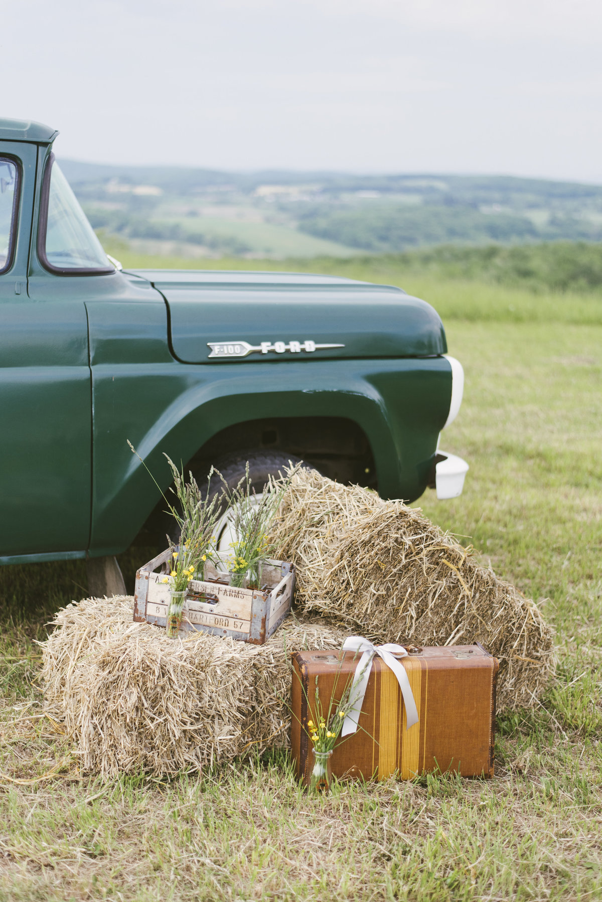 Monica-Relyea-Events-Alicia-King-Photography-Globe-Hill-Ronnybrook-Farm-Hudson-Valley-wedding-shoot-inspiration55