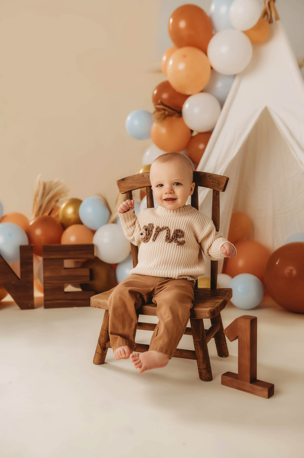 First Birthday Cake Smash Photos in Charleston.