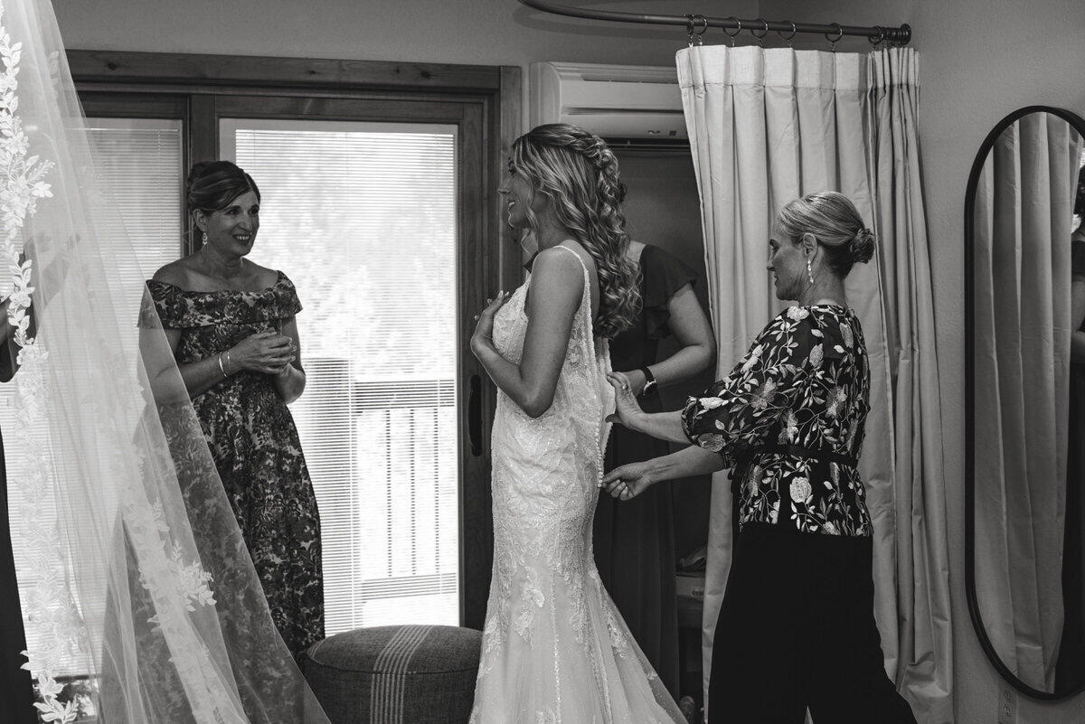 Sara + Lucas Sneak Peeks-11