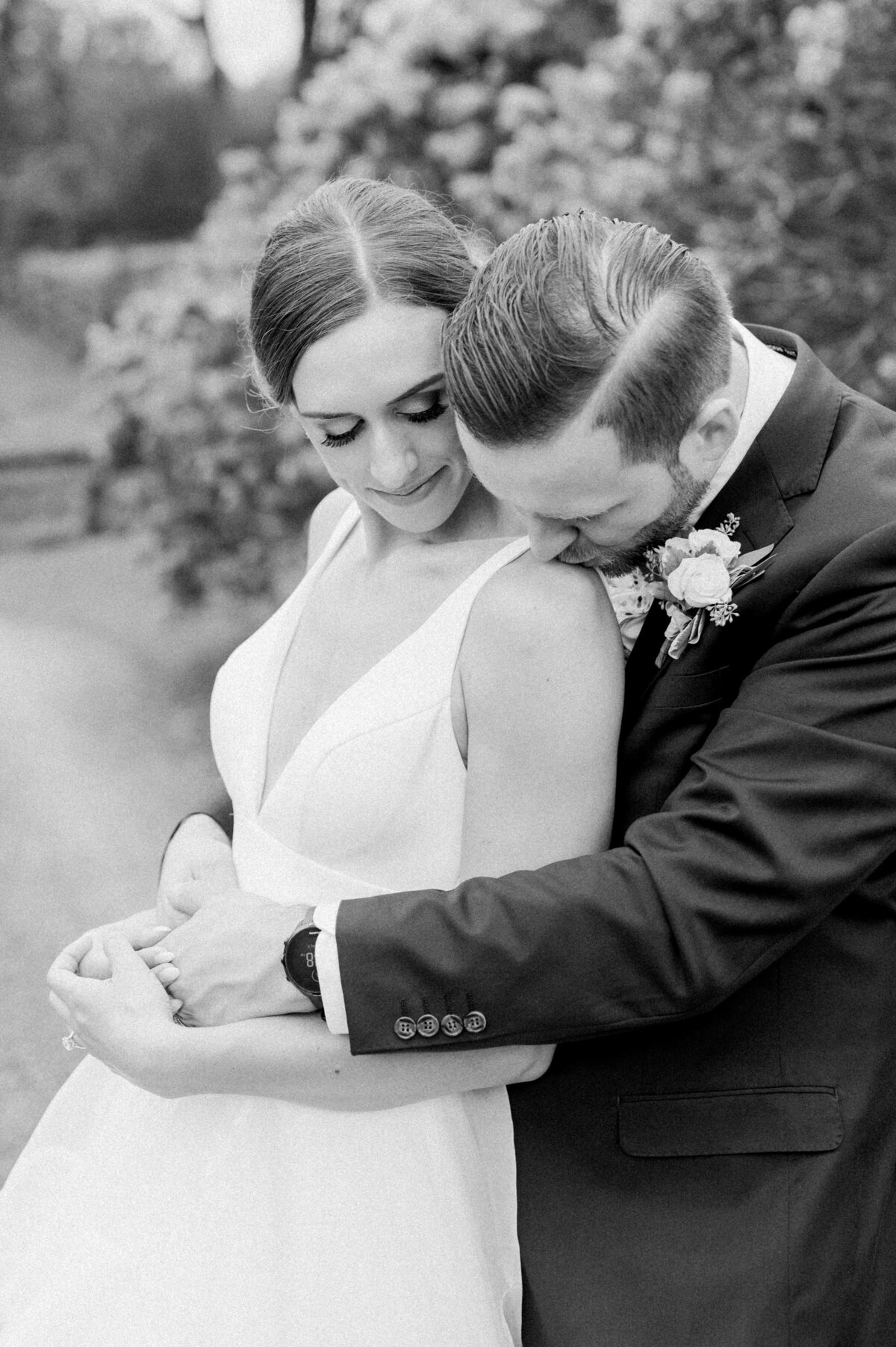Lindsey + Aaron Sneak Peek -32