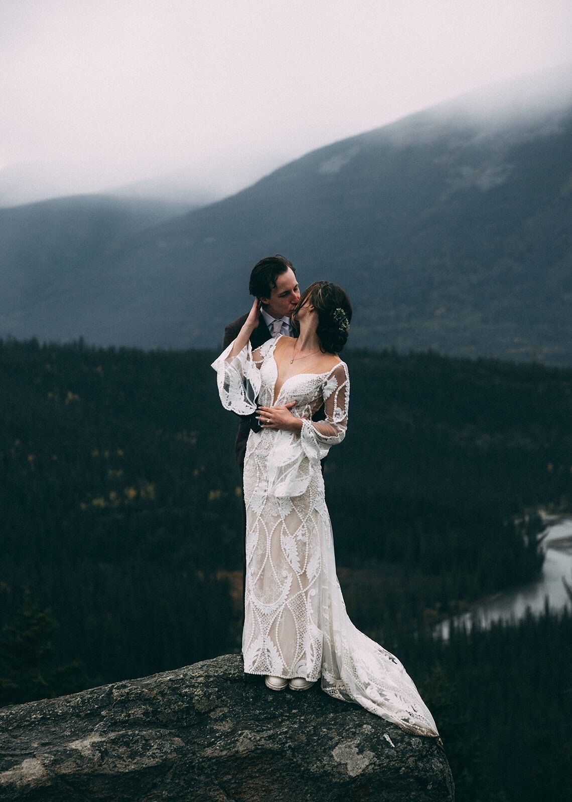 Alberta elopement and micro-wedding galleries by Allie Knulls Photography