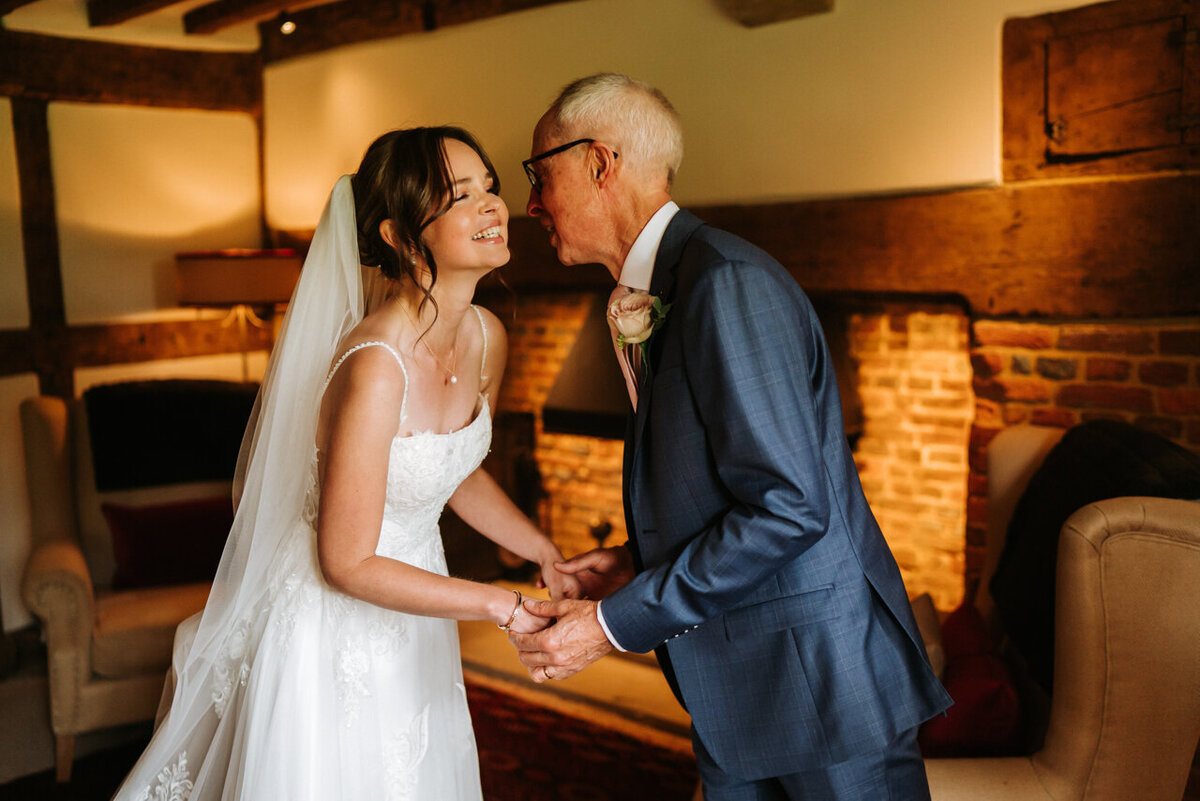 wedding-photographer-somersbury-barn-surrey-zoecphotography-buckinghamshire-7