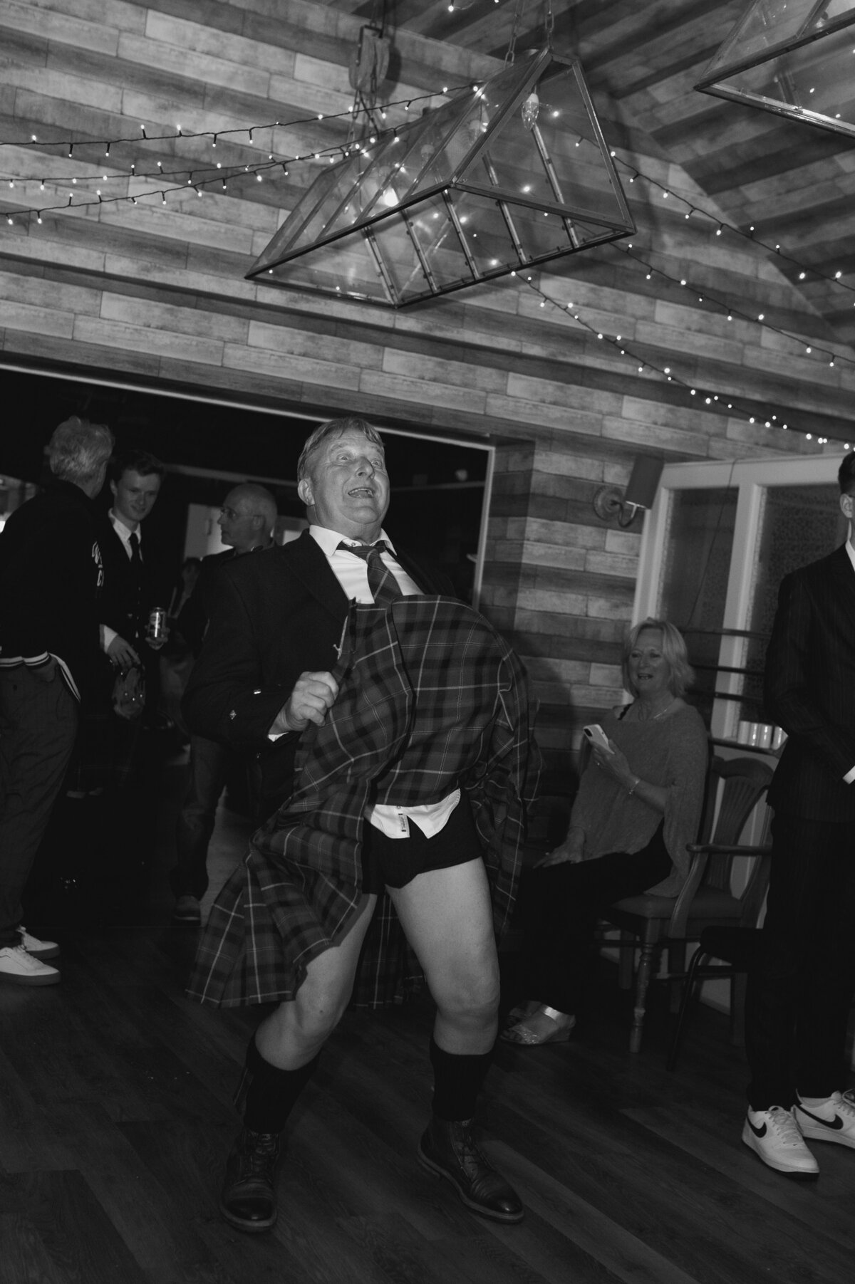 PARTY_MV_hires_13