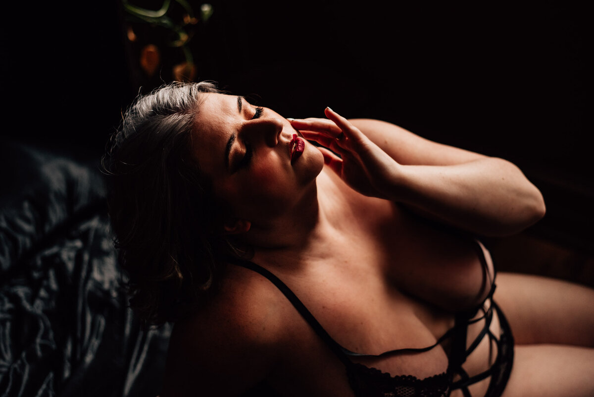 lindsey-m-boudoir-ottawa-712