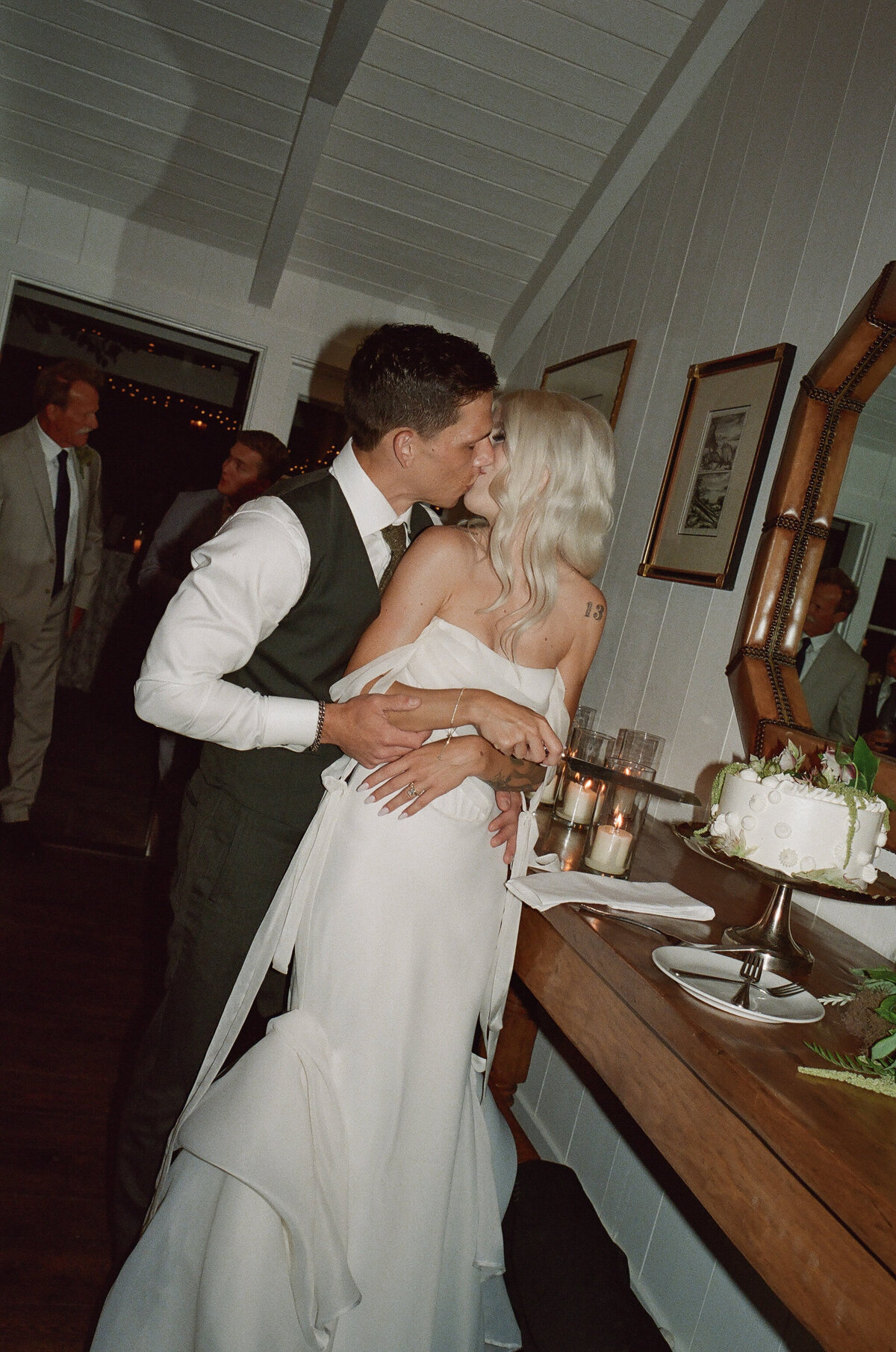 mikaela-max-wed-905
