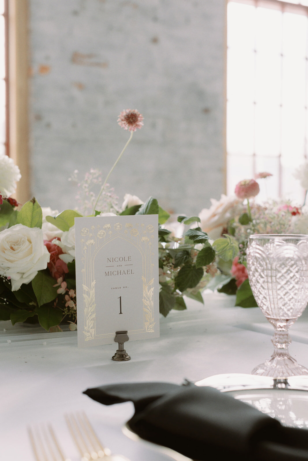 blush-art-nuveau-weding-table-decor