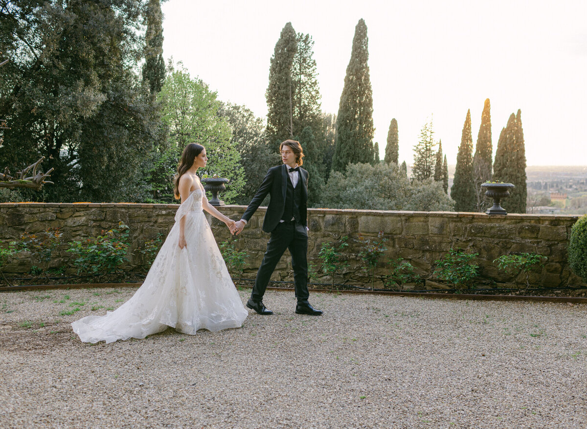 bride and groom in Villa La Fontanelle