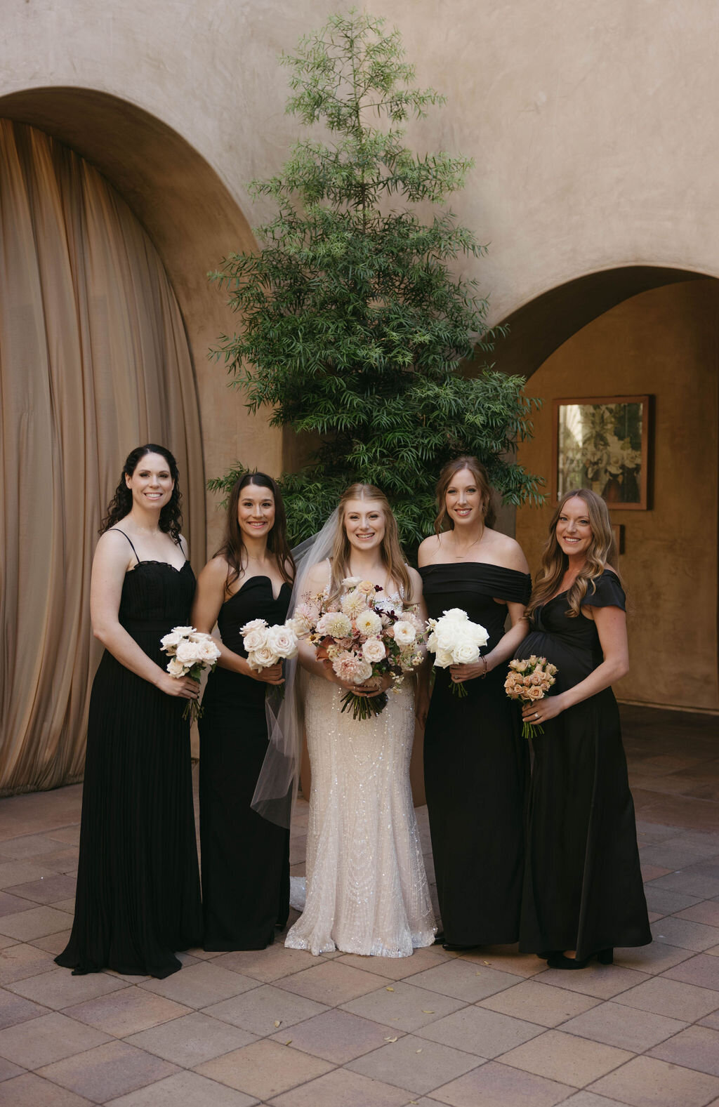 pretty-palm-leaf-event-co-molly-and-rodrigo-wedding-in-serra-plaza-28