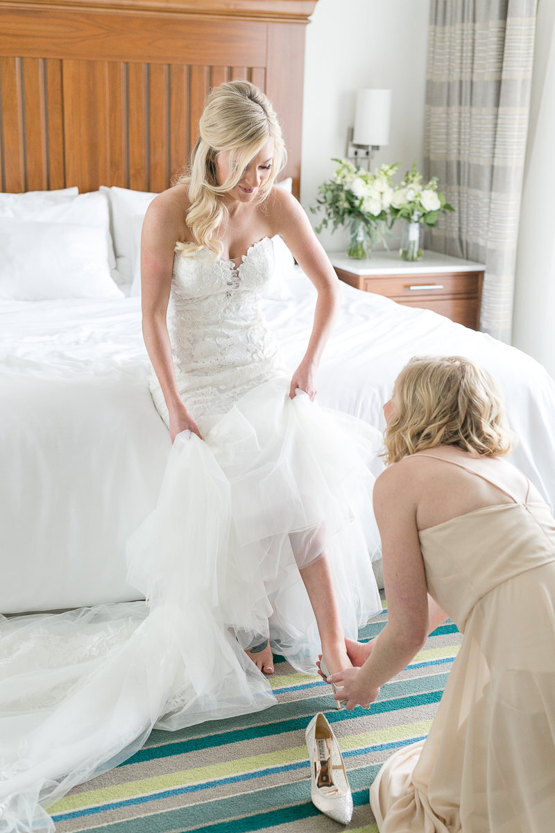 Nichole and Greg Alfond Inn wedding | Beautiful black tie Alfond Inn wedding_-11
