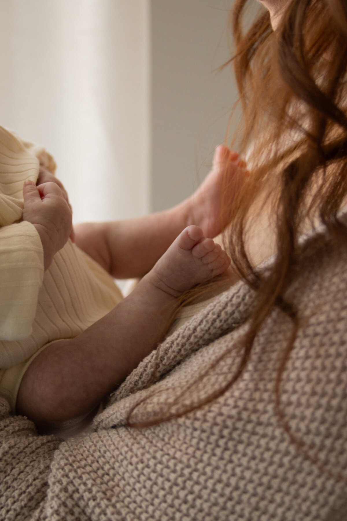 San Diego-Twins-newborn-lifestyle-photography-in-studio-the loft-5