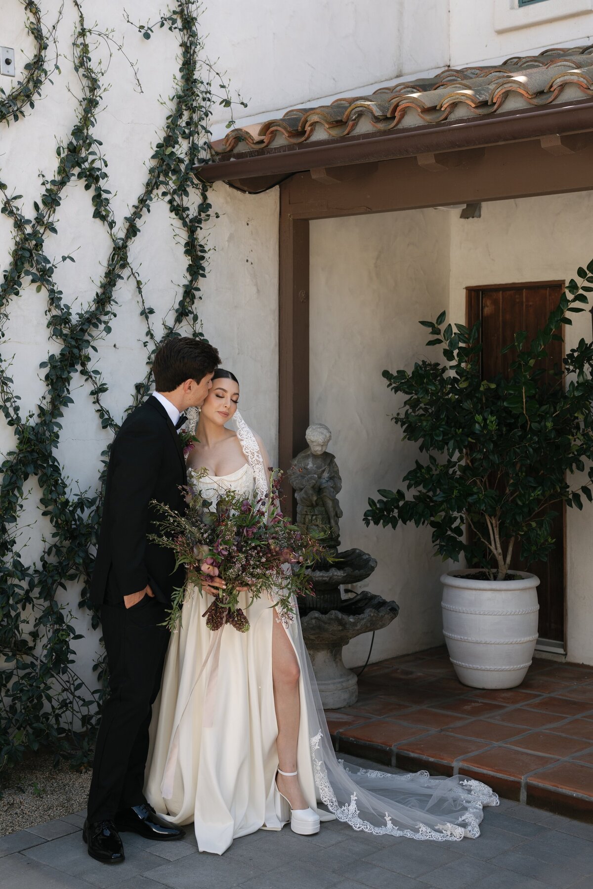 Jeune-Perche-Faye-Fern-Creative-MVFPortraits-Couple-62