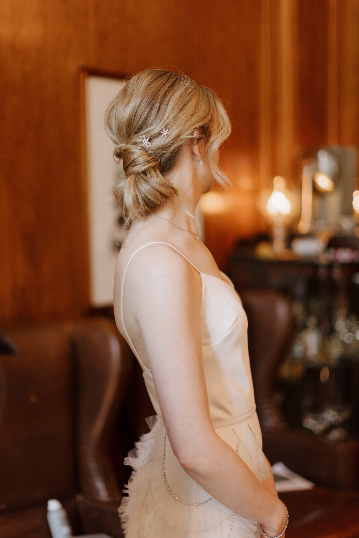 13-34-58-1L1A4098-C&M