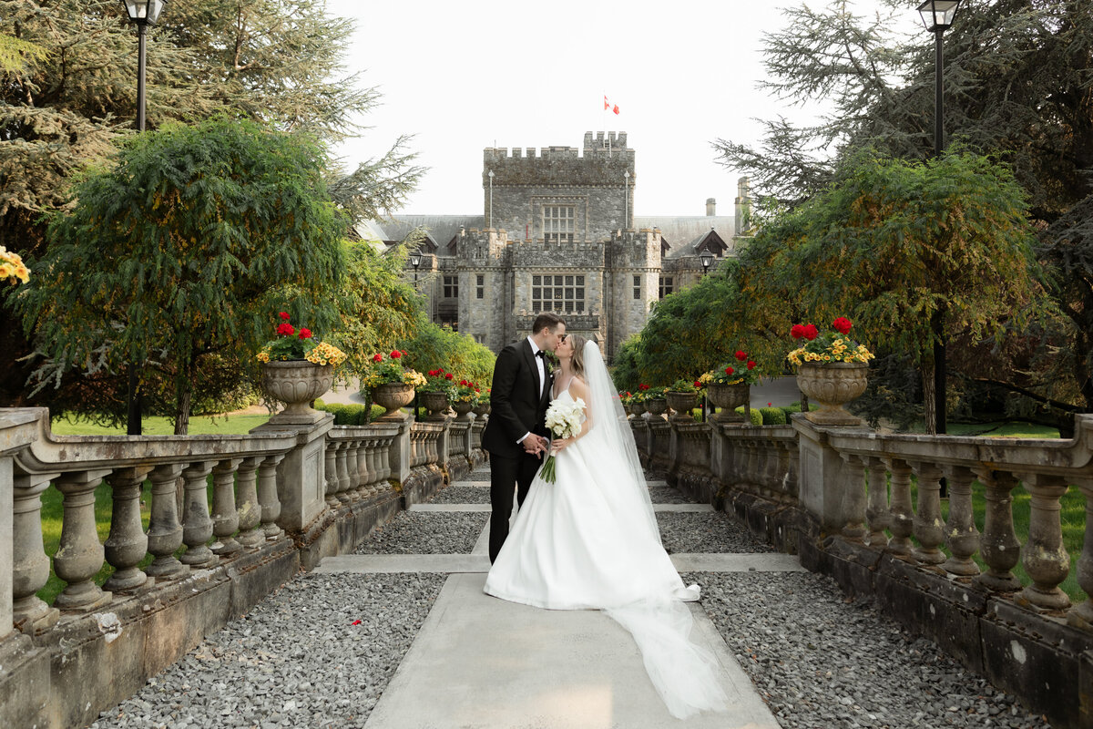 MeghanHemstra-Romantic-Hatley-Castle-Wedding-45