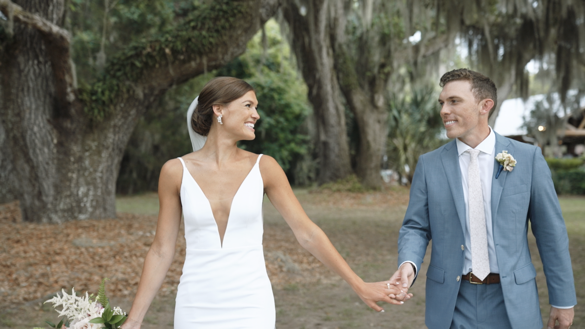 Ellsesser Wedding SNEAK PEEK.00_00_26_14.Still002