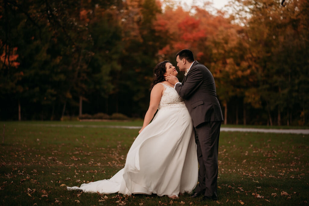 Vesper-and-Vow-Bemidji-Minnesota-wedding-and-elopement-photographer-coordinator-planner-warm-moody-autumn-colors