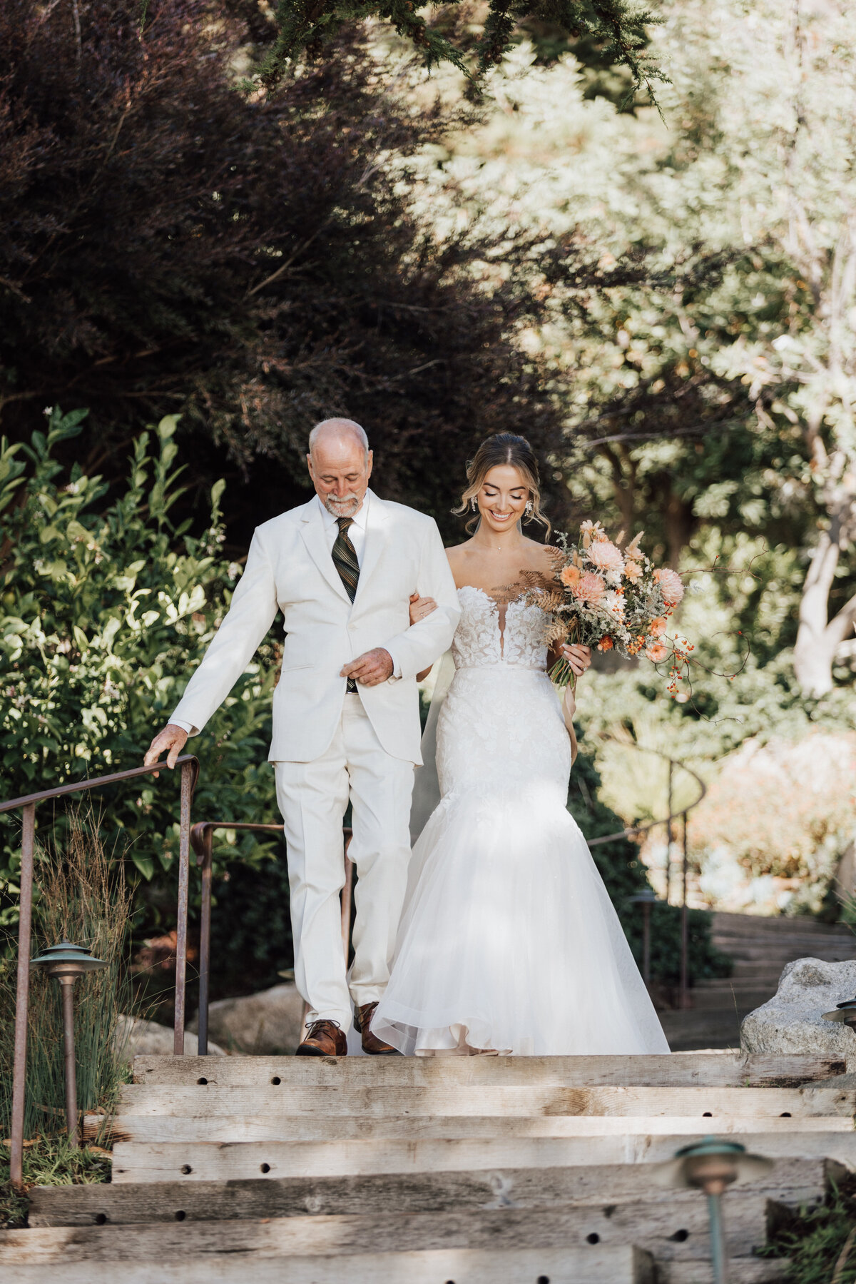 THEDELAURAS_WINDANDSEA_WEDDING_CHEZNOIR_BIGSUR_CHRISTINEALAN_1296