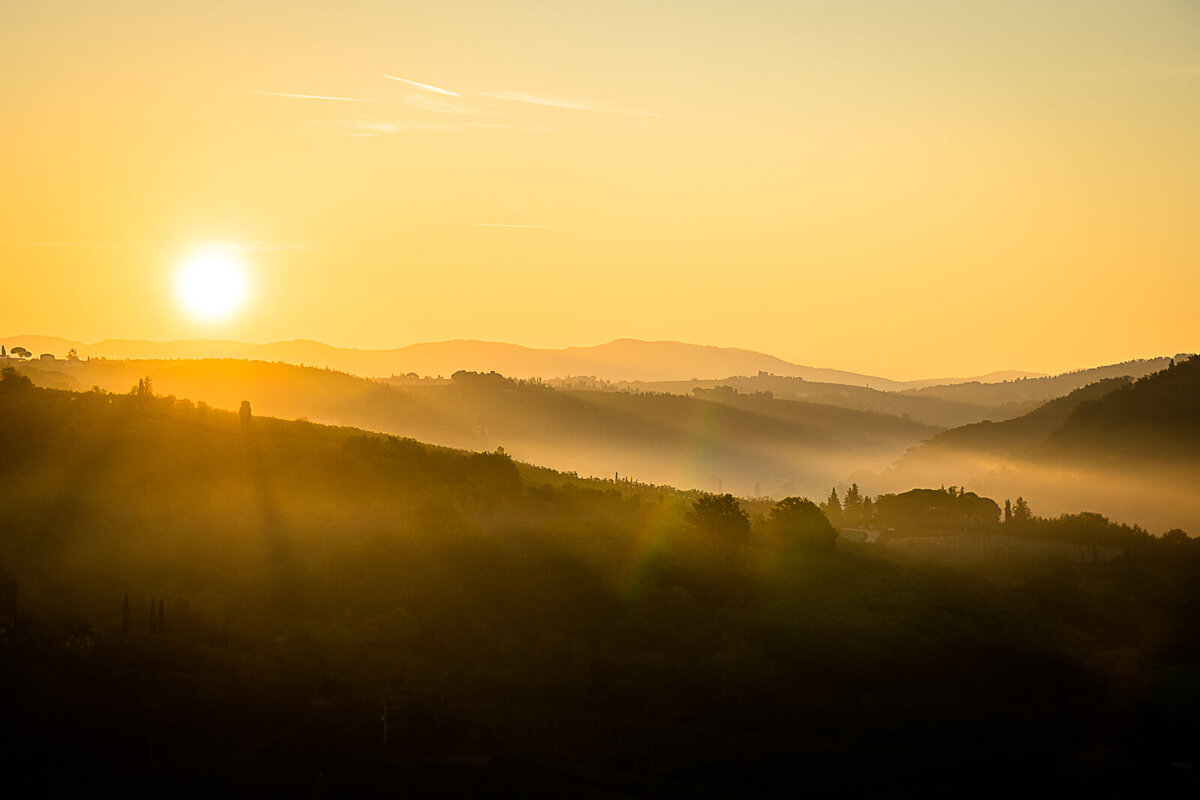 Newport-Beach-Family-Photographer-sunrise-over-hills