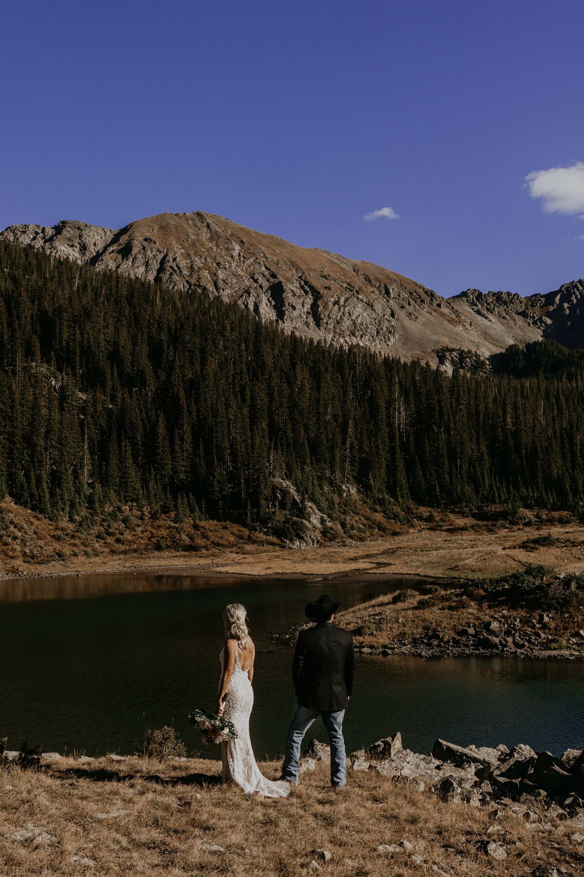 williams-lake-trailhead-elopement-taos-ski-valley-23