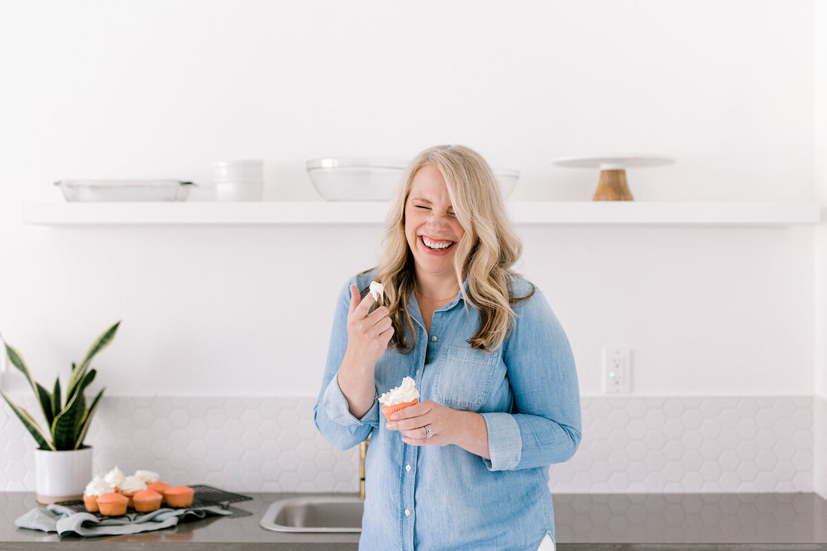 Dallas Brand Photography for Creatives | Laylee Emadi | Catie Ann Baking | Brand Mini Session 40