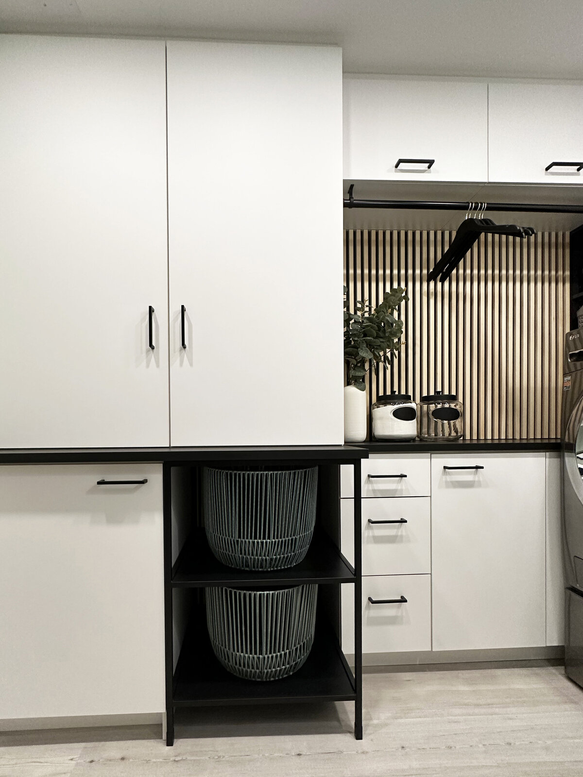 Modern Laundry Interior Design Reno Urbanomic Interiors 2021 (24)