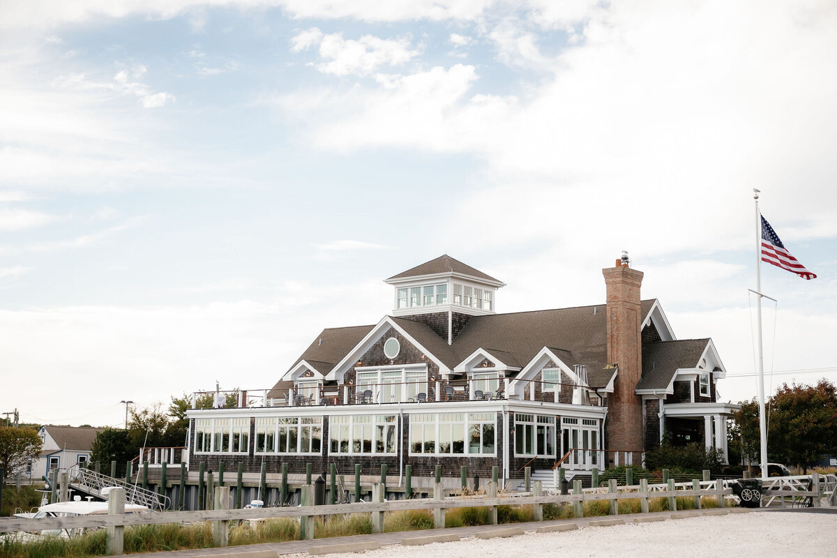 Peconic Bay Yacht Club Wedding by Lisa Blanche Photography