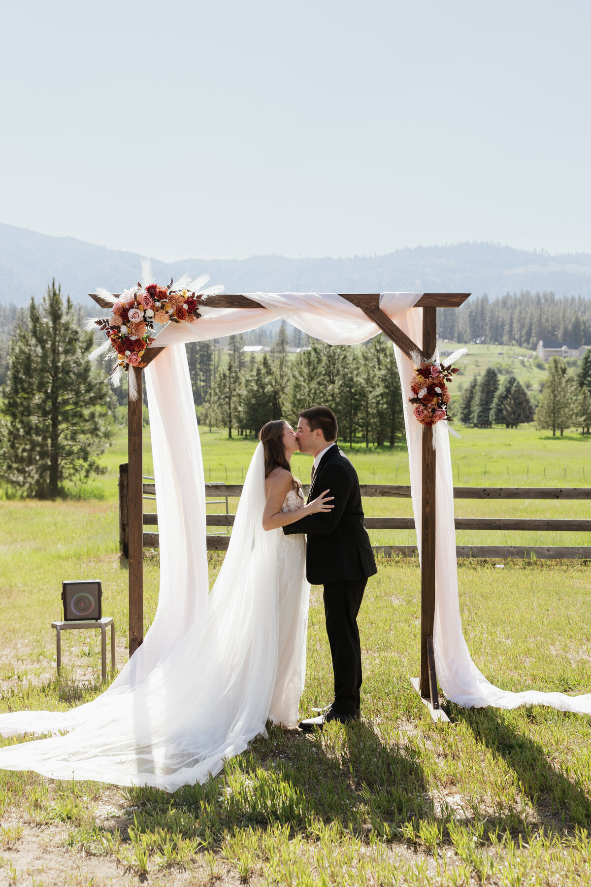 jennifer-marcilliat-idaho-wedding-photographer---103