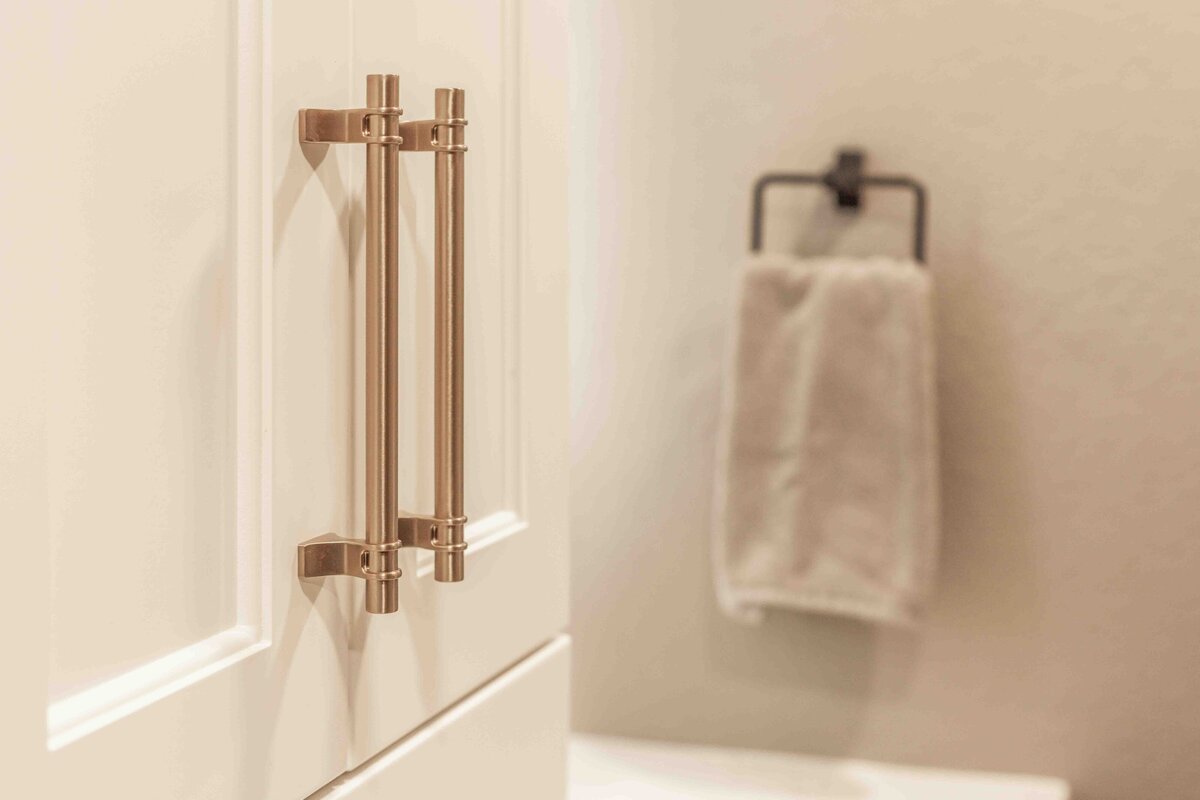 brass accents in cabinet handles