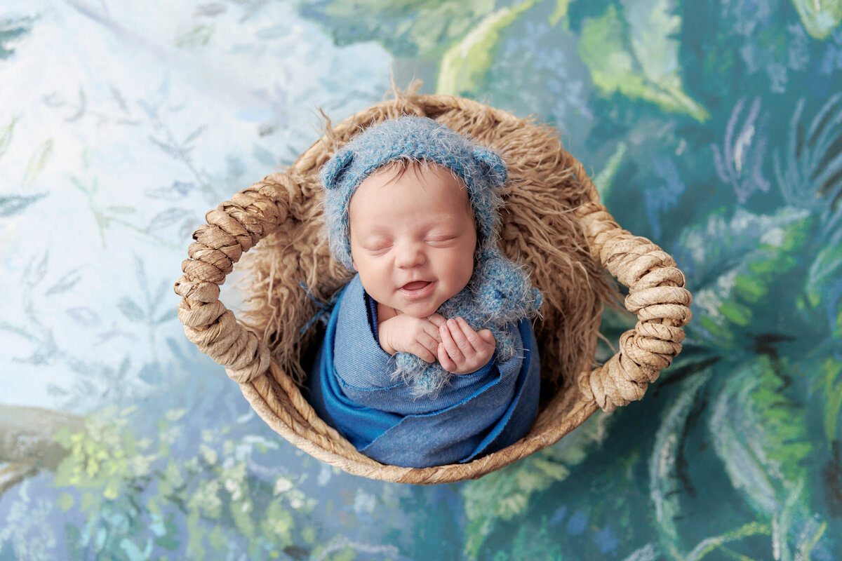 RO017Newborn073