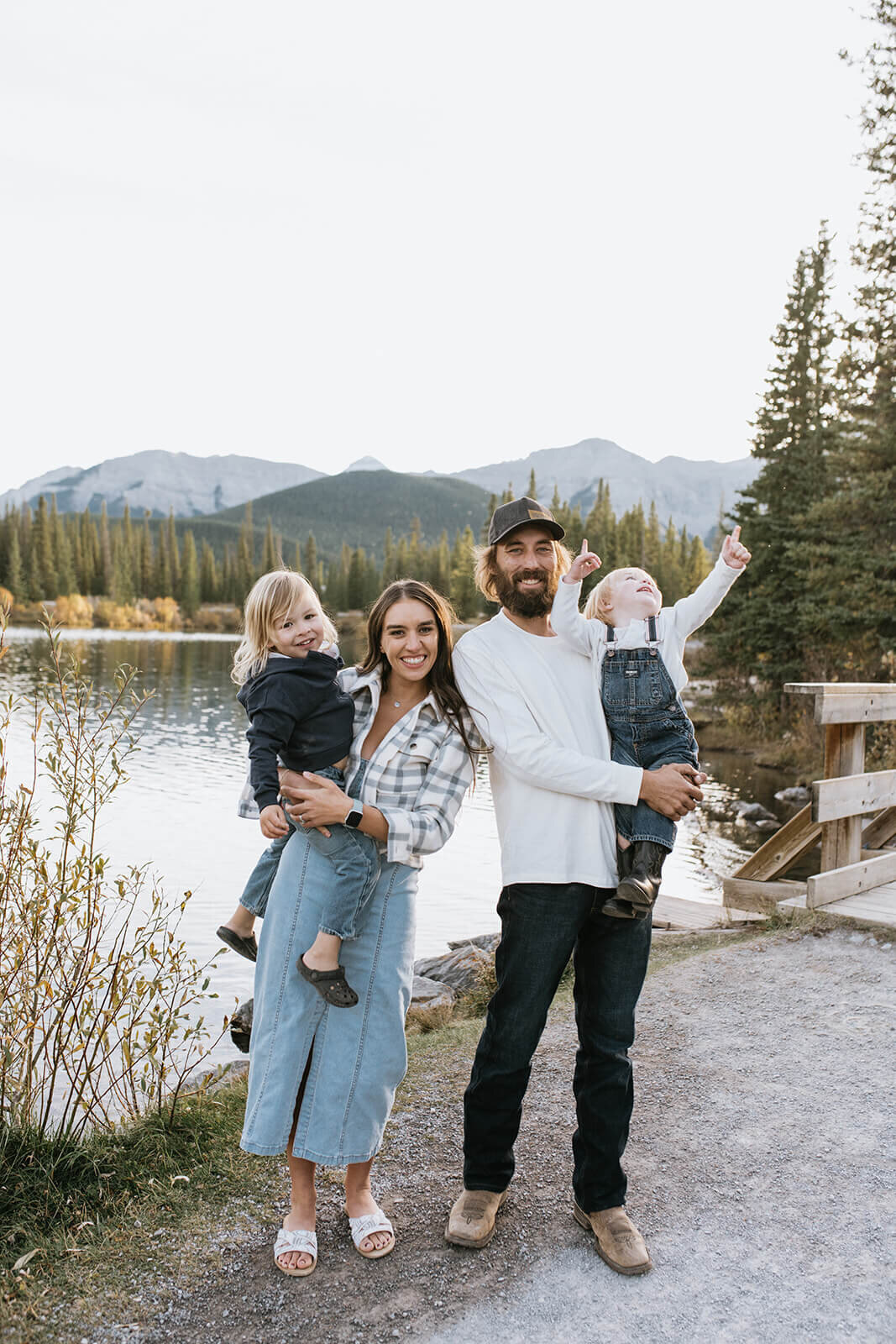 Family-photoshoot-in-Alberta