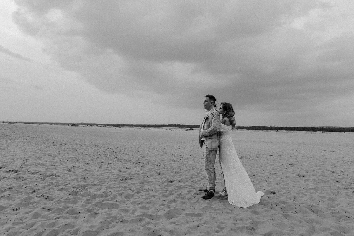 wedding destination italy  marocco spain desert bride glamour stylish florist stylish session photographer film analog wedding video cinematography bride make up  (25)