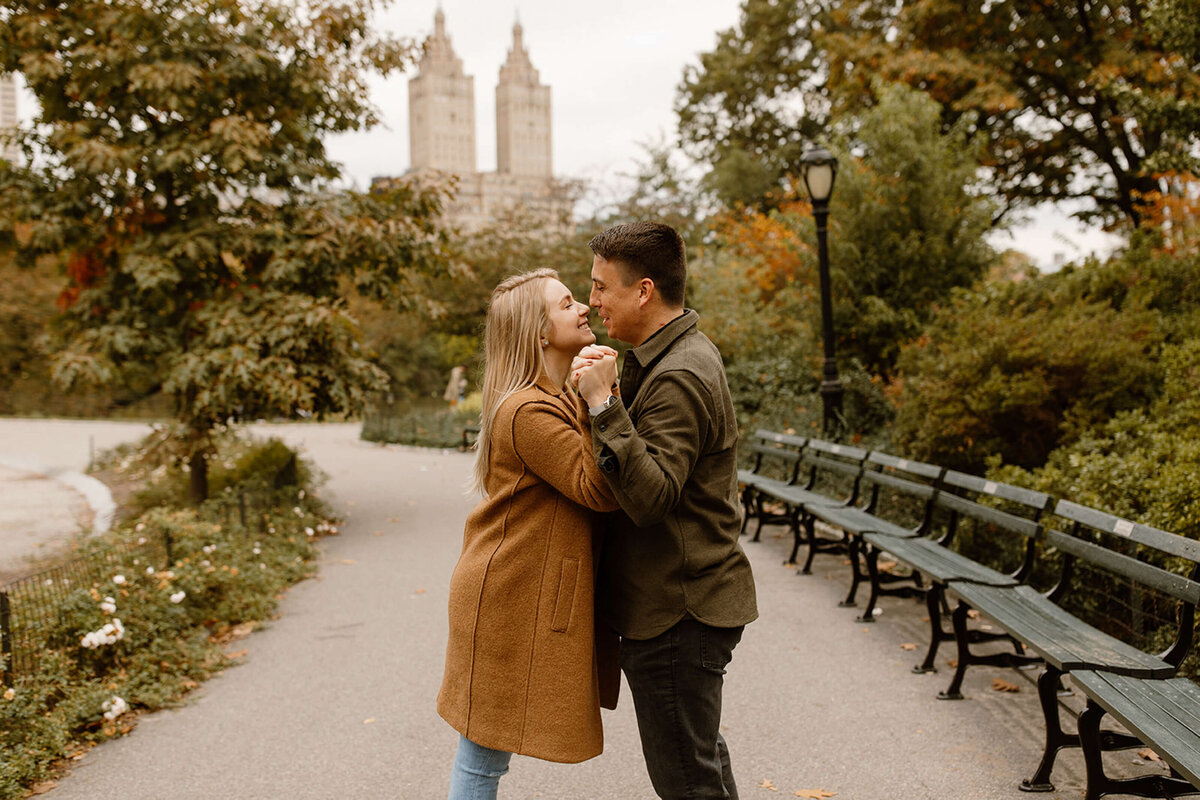 central-park-fall-engagement-10