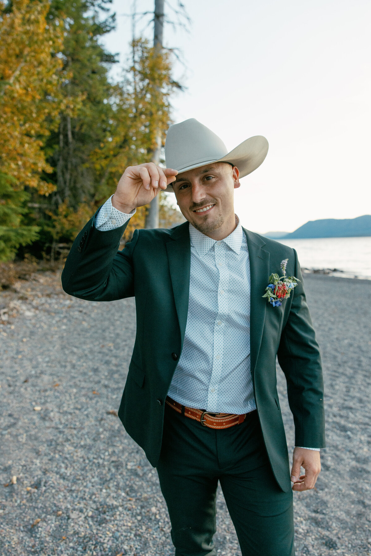 presley-gray-photo-boho-glacier-park-elopement-3934