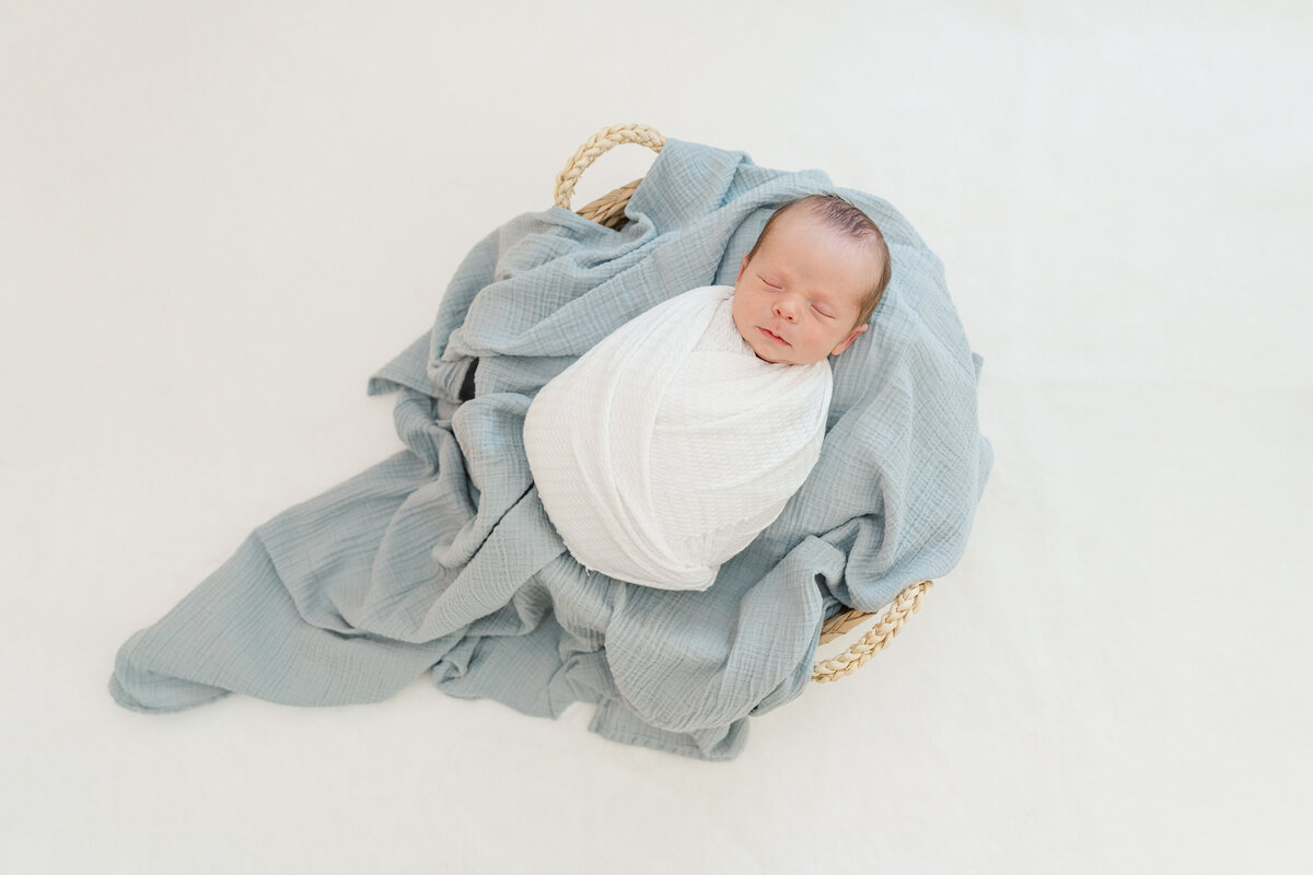 Baby boy woodland nursery lifestyle newborn session elena spraguer photography 0048