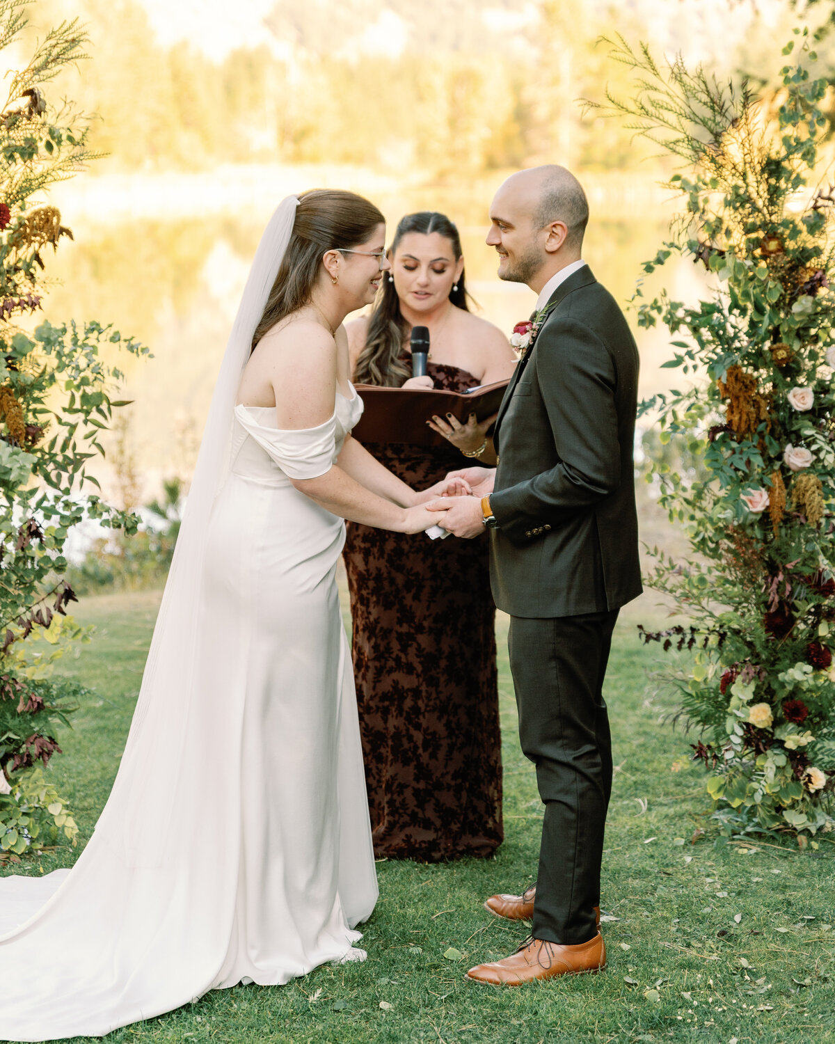 freestone_inn_mazama_washington_fall_wedding_photographer_08