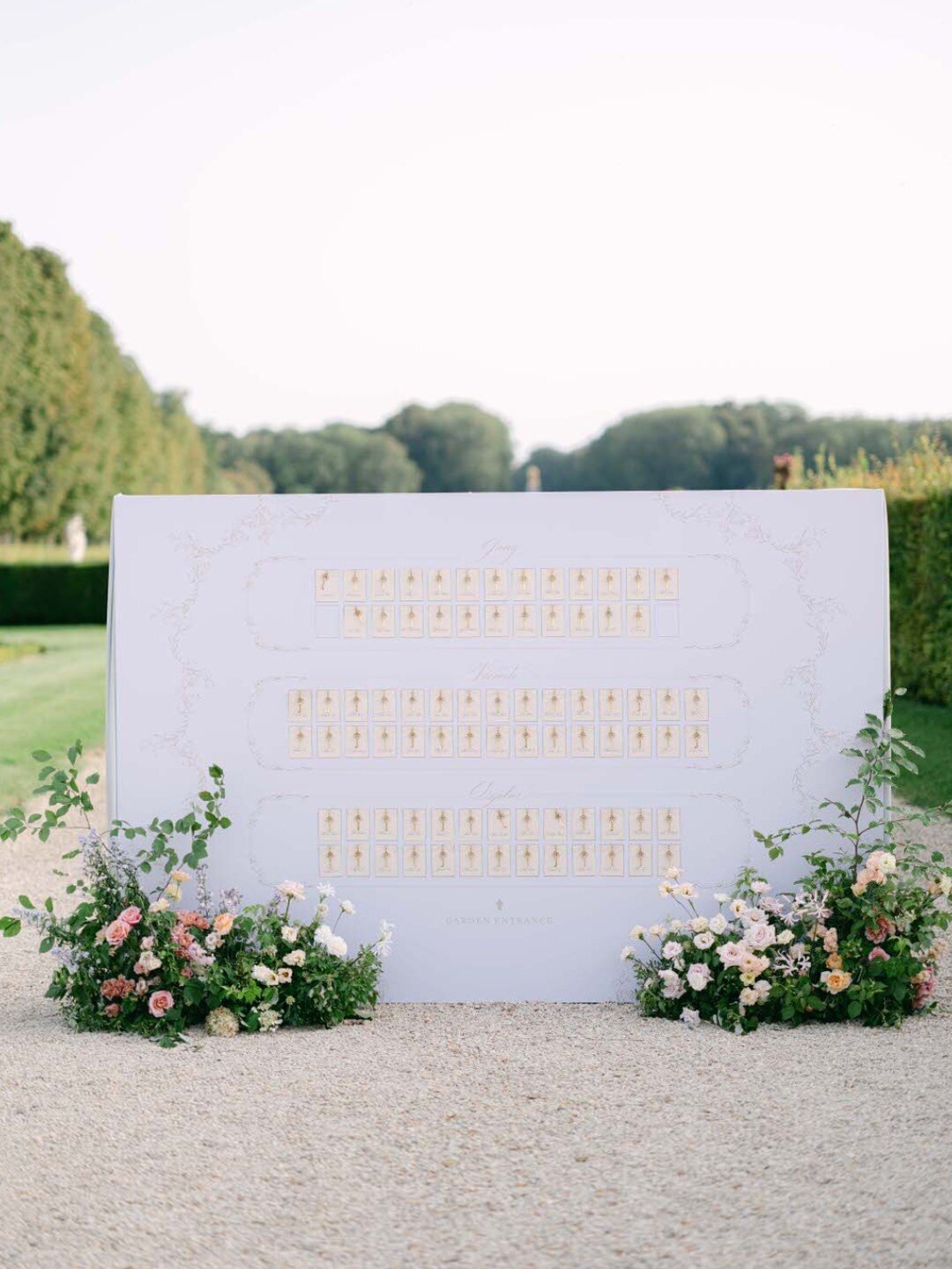 Fairytale Castle Wedding Chateau de Vaux-le-Vicomte France by @alejandrapoupelevents 24