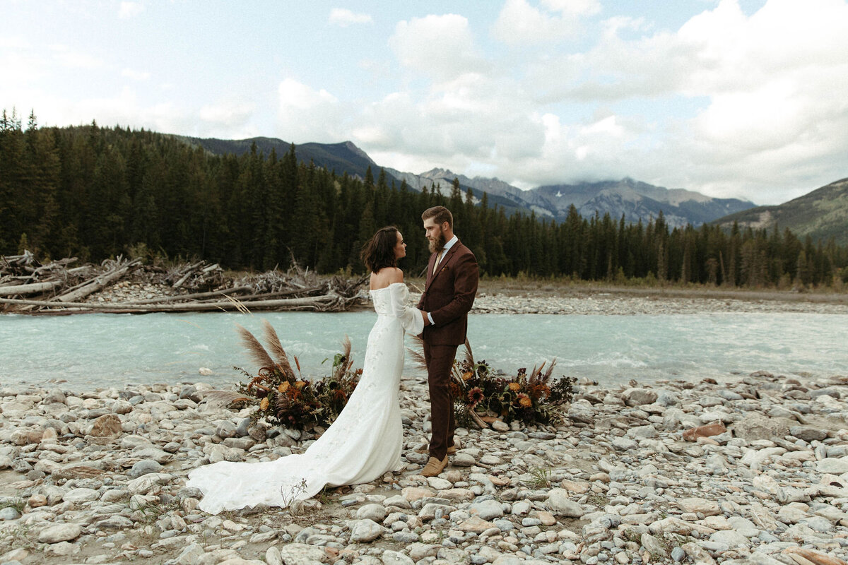 couple eloping outdoors in the Alberta mountains