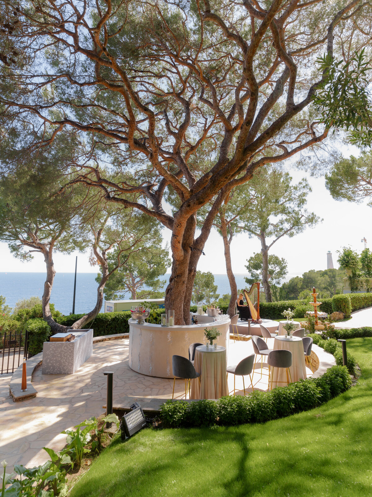 Elegant cocktail reception at Le Grand Hôtel du Cap Ferrat
