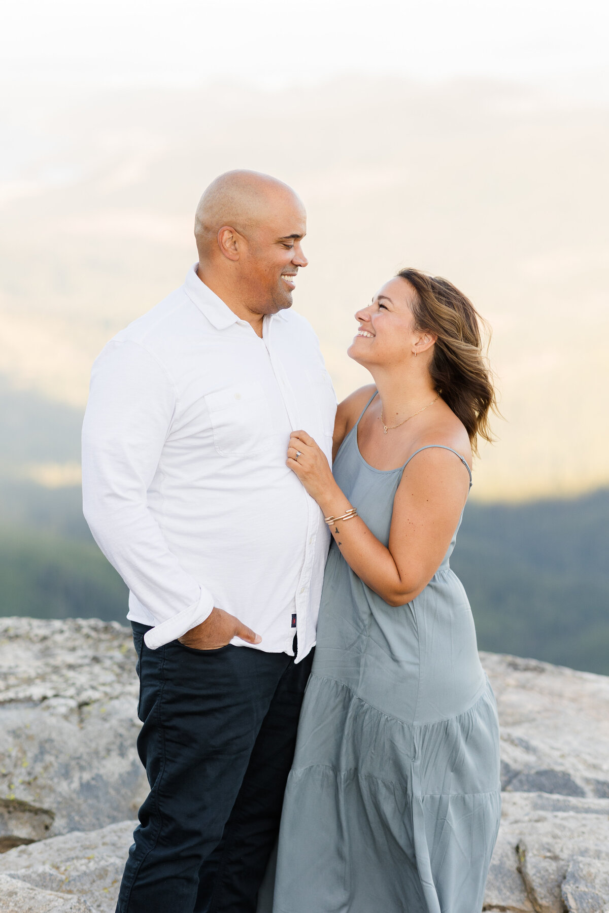 Spokane-family-session-mountain.jpeg