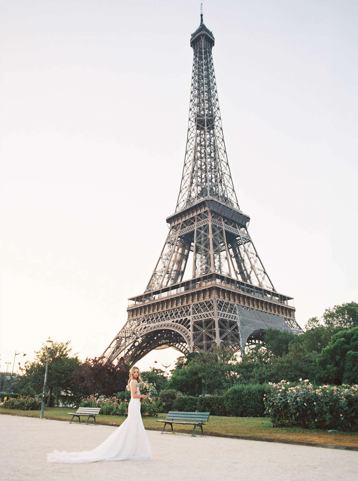 Paris Elopement-Louvre Elopement Photography-Eiffel Wedding portraits-Samin Photography_