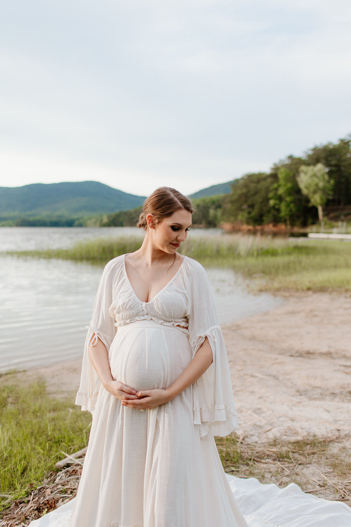 Documentary-Maternity-Session-at-Carvins-Cove-RJ-107