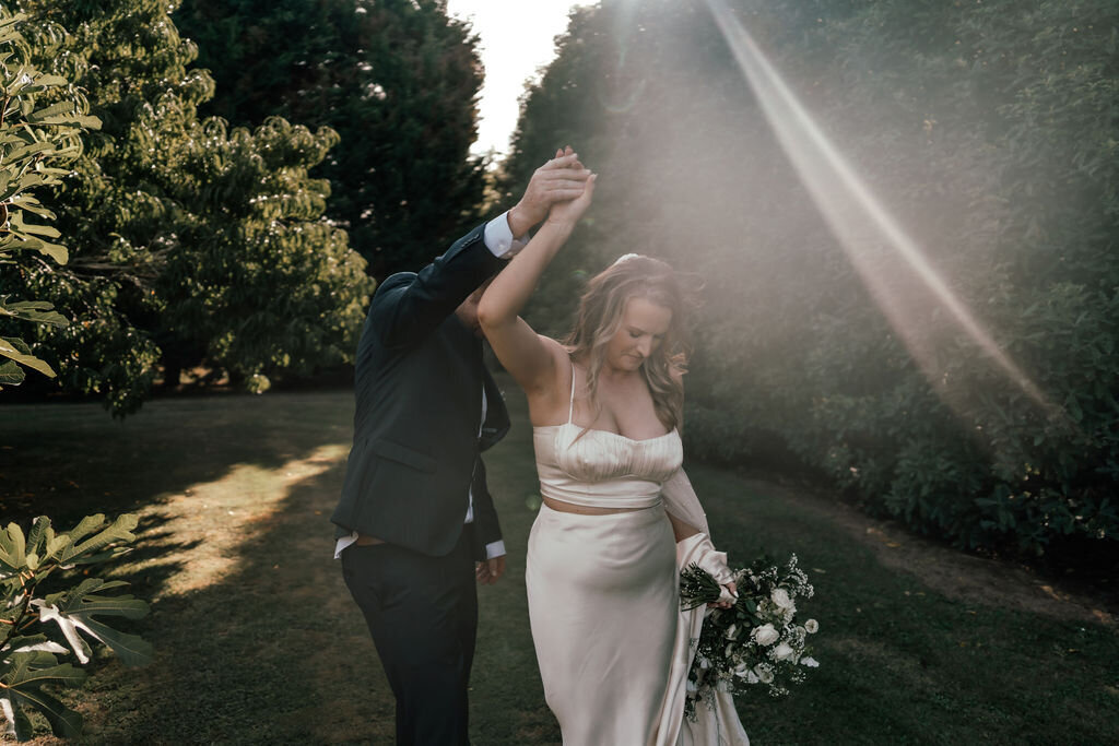Close-up of Olivia and Dave during their romantic Auckland wedding photoshoot, captured by Zanthe Vorsatz.