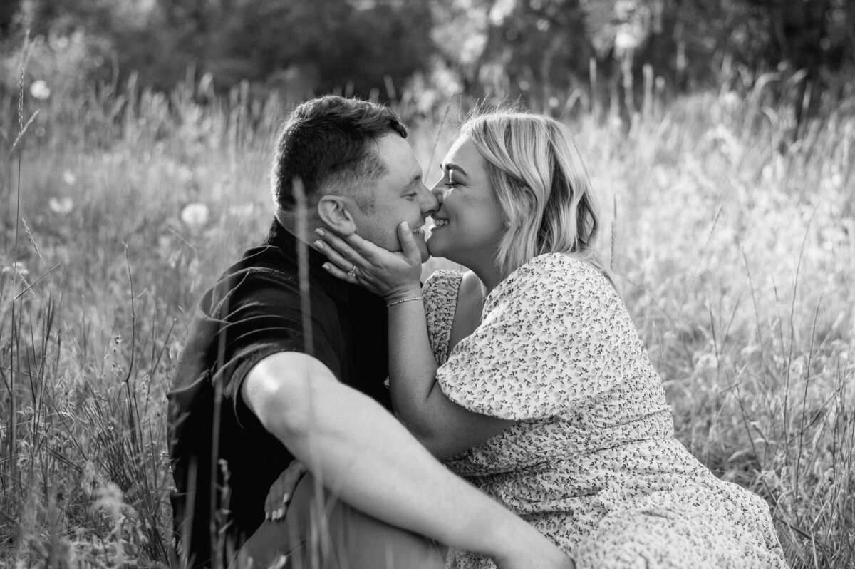 summer_golden_hour_spokane_washington_engagement_session_04